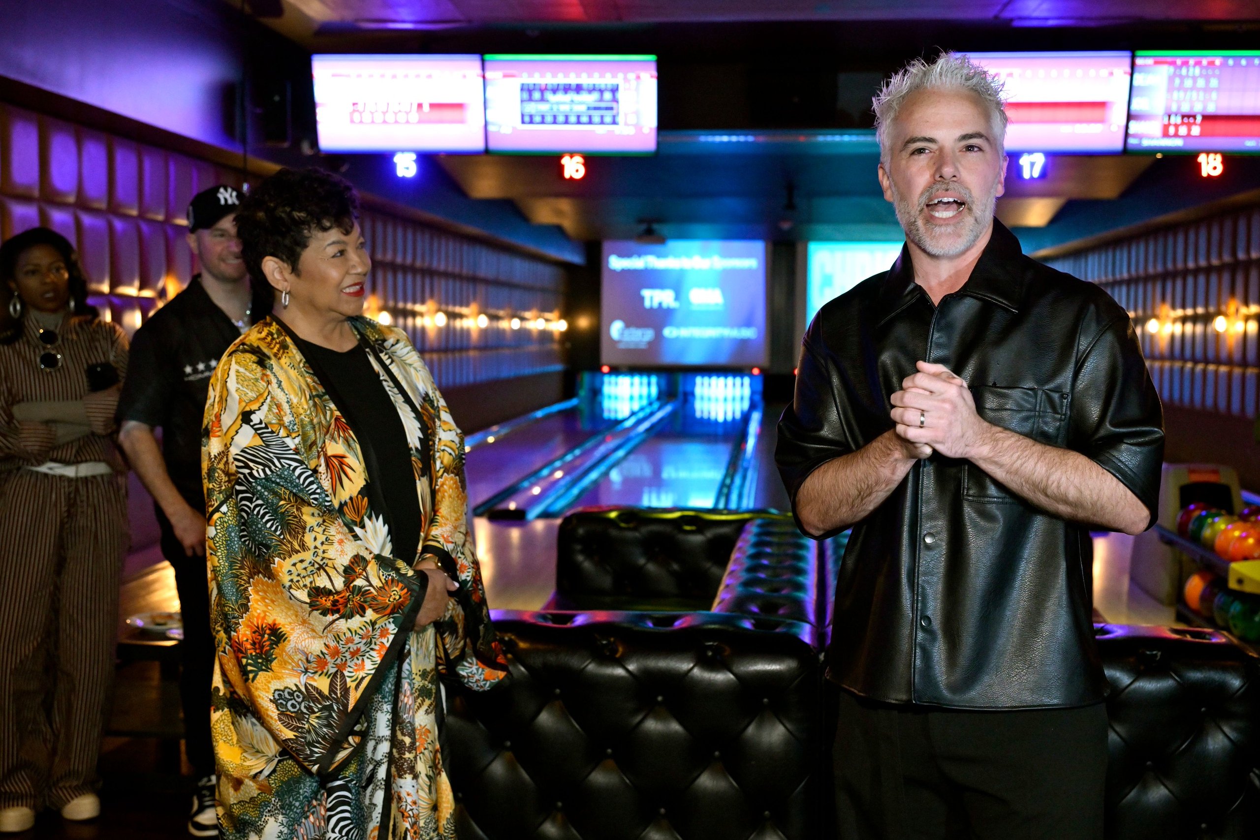 2259454589-एक्स5