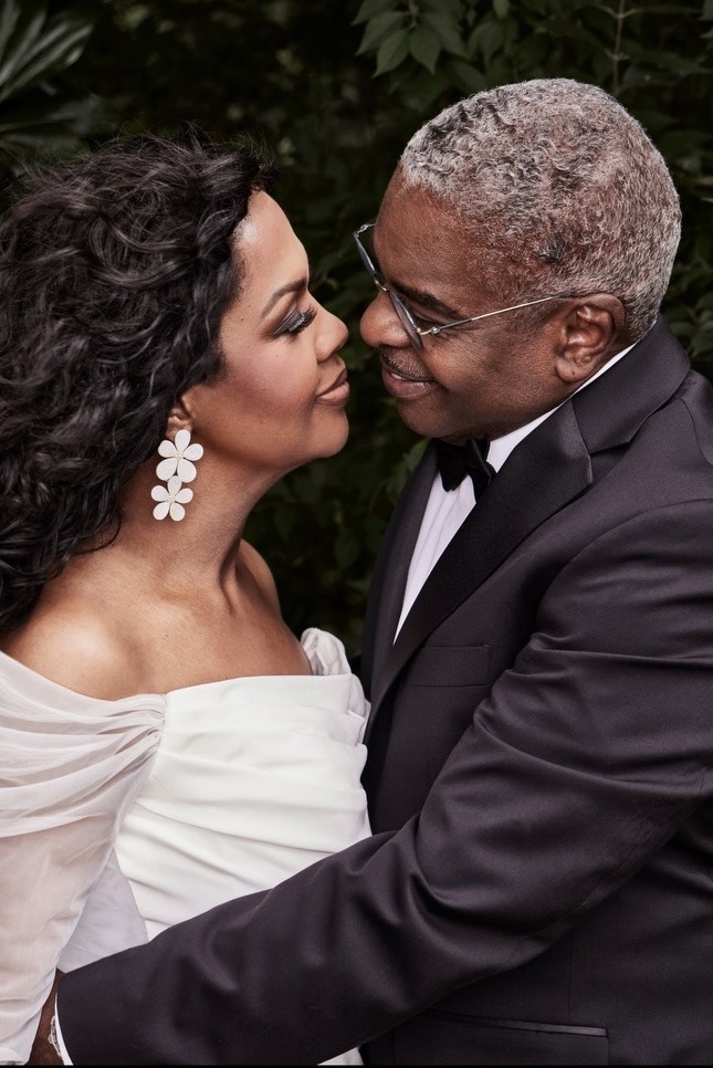 CeCe Winans Celebrates 40th Wedding Anniversary - How Old Is CeCe Winans? Gospel Queen's Real Age