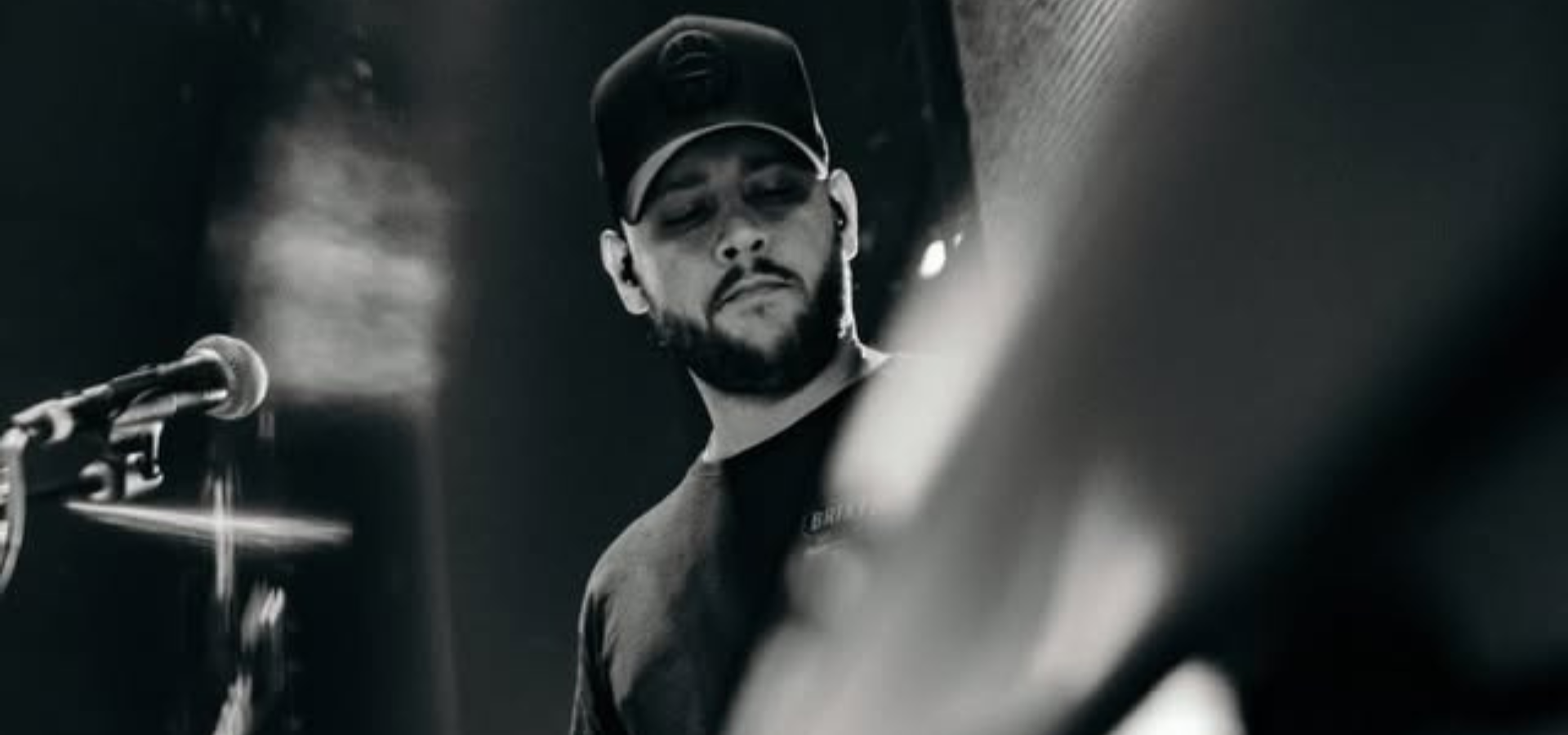 Aaron Robertson Signs Publishing Deal with Integrity Music