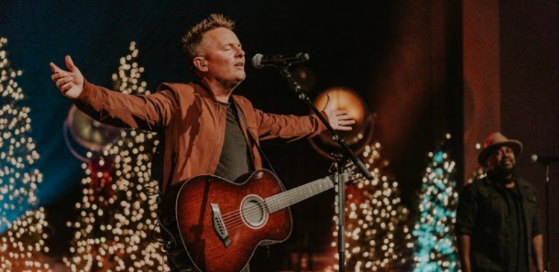 Chris Tomlin Wraps Annual Christmas Tour & Impressive 2021