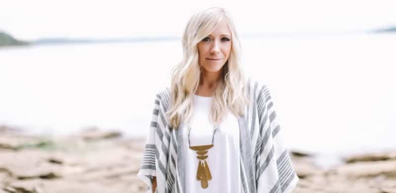 NEWS: Billboard Premieres Ellie Holcomb Music Video from Upcoming Album, Red Sea Road