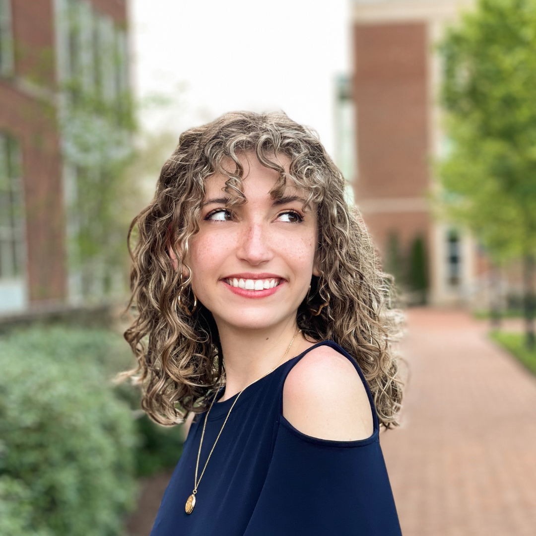 Rebecca Rea Headshot
